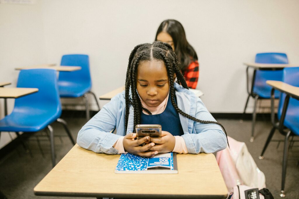 What parents and students need to know about LAUSD’s cellphone ban